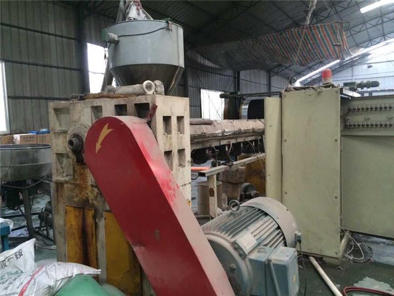 土工格柵生產設備06