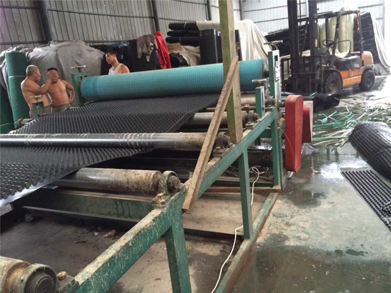 排水板生產設備07